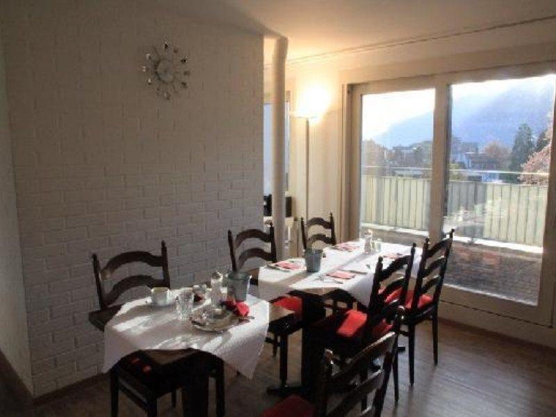 Hotel Merkur - West Station Lodge Interlaken Bagian luar foto